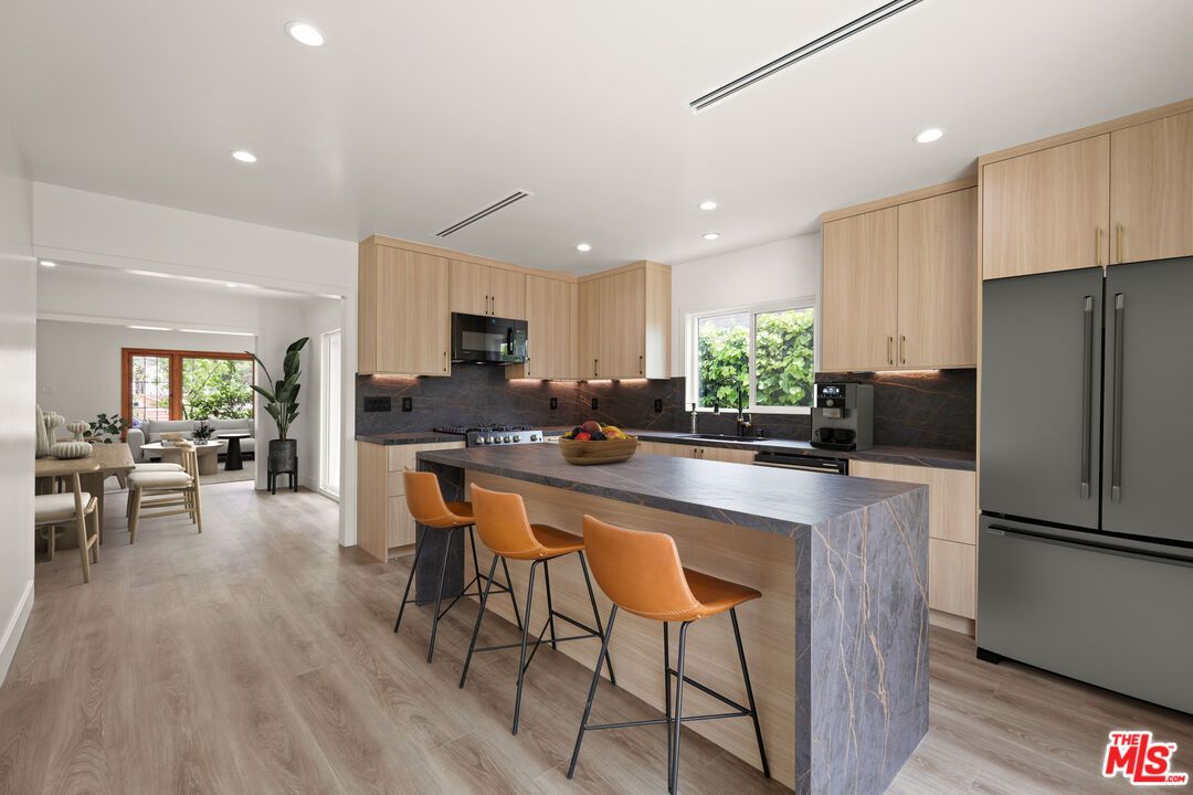 Dining room, Interior, Kitchen, Recessed Lighting, Wood Texture Flooring