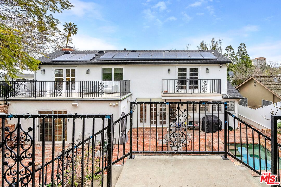 Exterior, Solar Panels