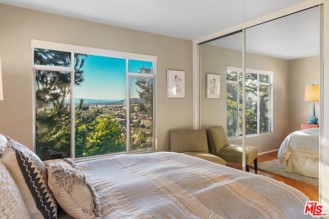 Bedroom, Interior, Water