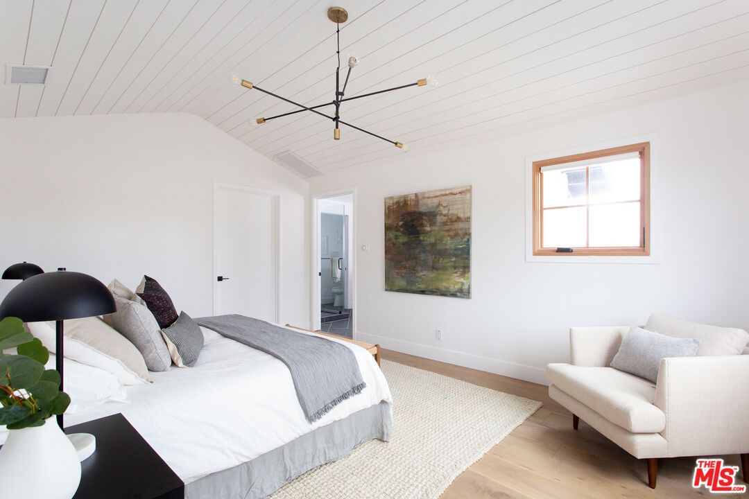 Bedroom, Interior, Pendant Lights, Wood Texture Flooring