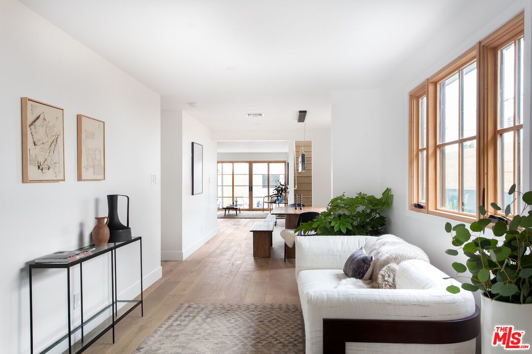 Interior, Living room, Pendant Lights, Wood Texture Flooring