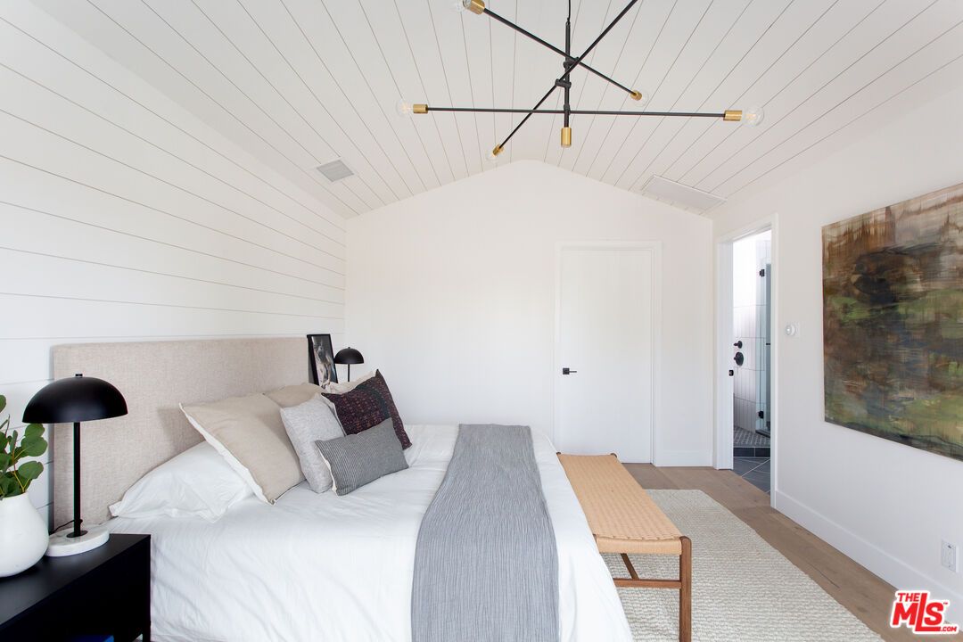 Bedroom, Interior, Pendant Lights, Wood Texture Flooring