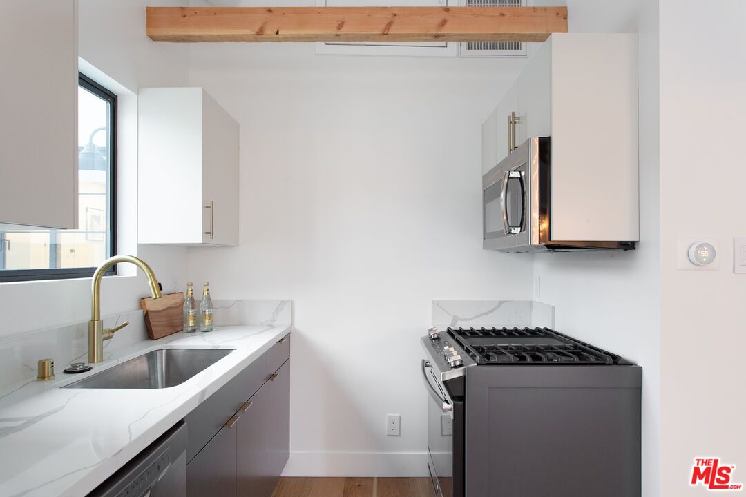 Interior, Kitchen, Stainless Steel Appliances, Wood Texture Flooring