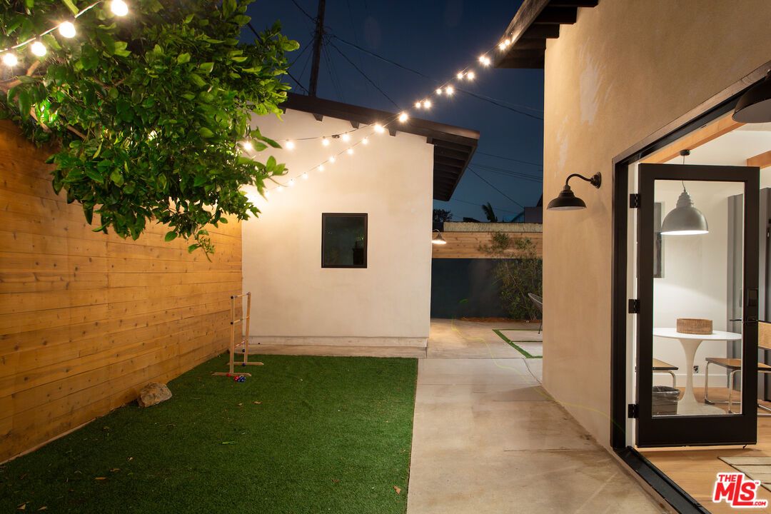 Backyard, Exterior