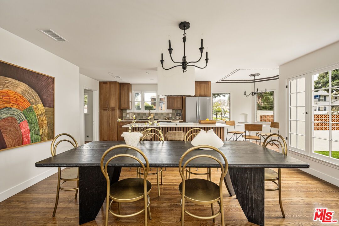 Chandelier, Dining room, Interior, Kitchen, Recessed Lighting, Wood Texture Flooring