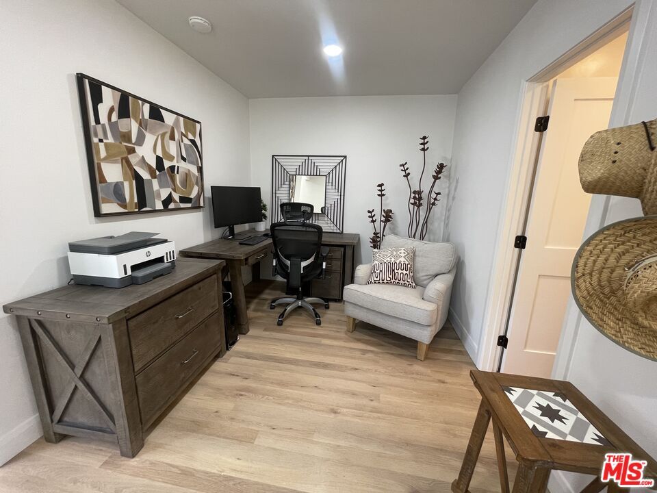 Home Office, Interior, Recessed Lighting, Wood Texture Flooring