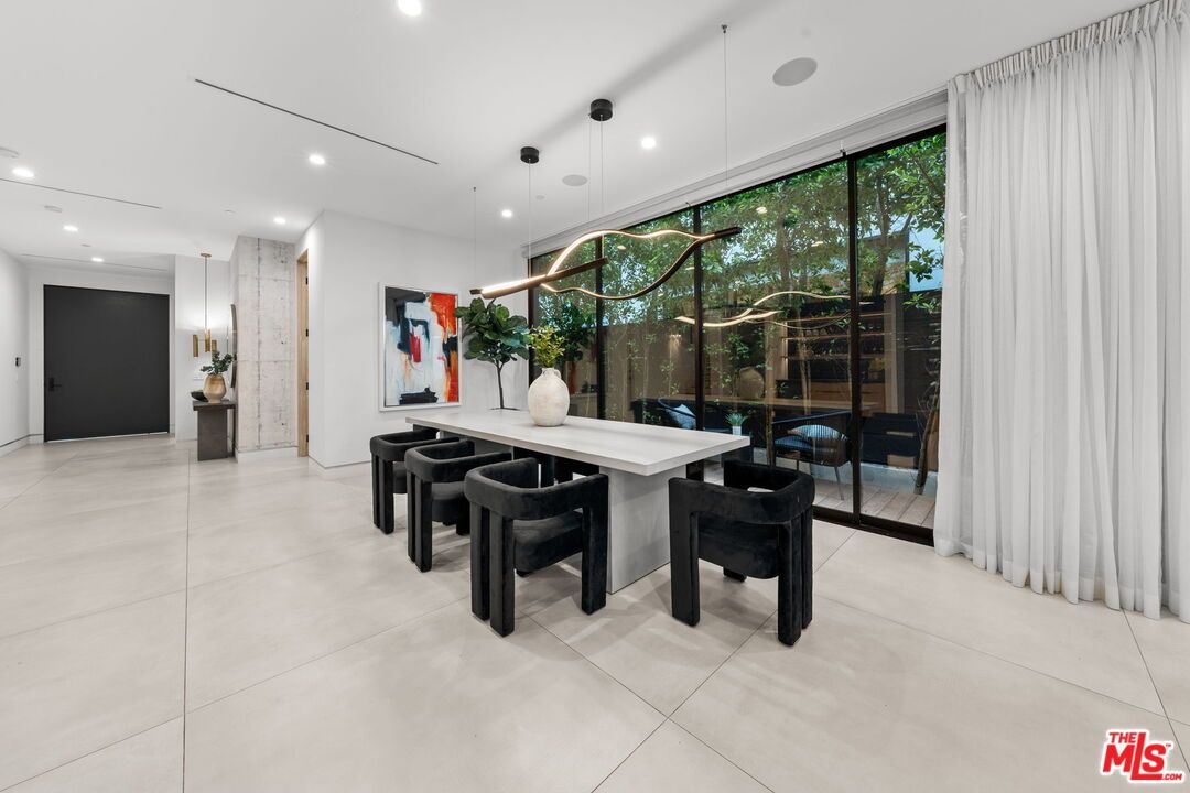 Dining room, Interior, Pendant Lights, Recessed Lighting