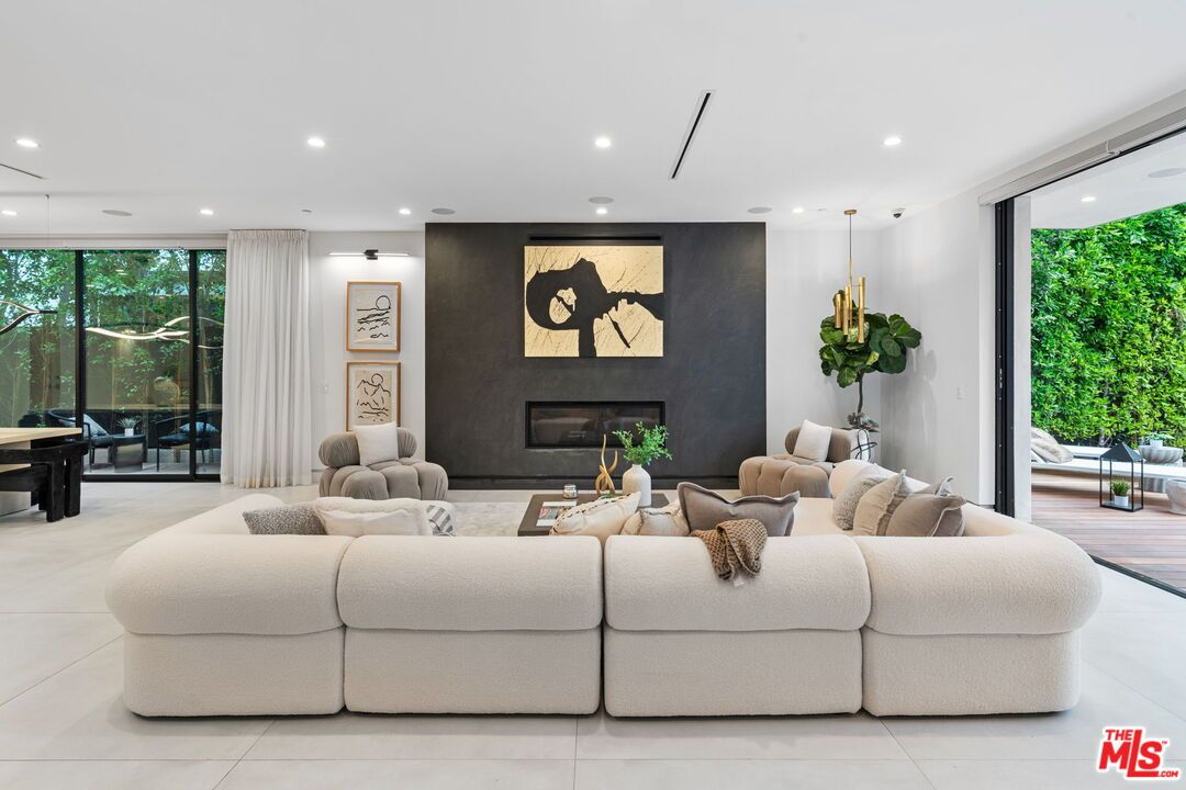 Fireplace, Interior, Living room, Recessed Lighting
