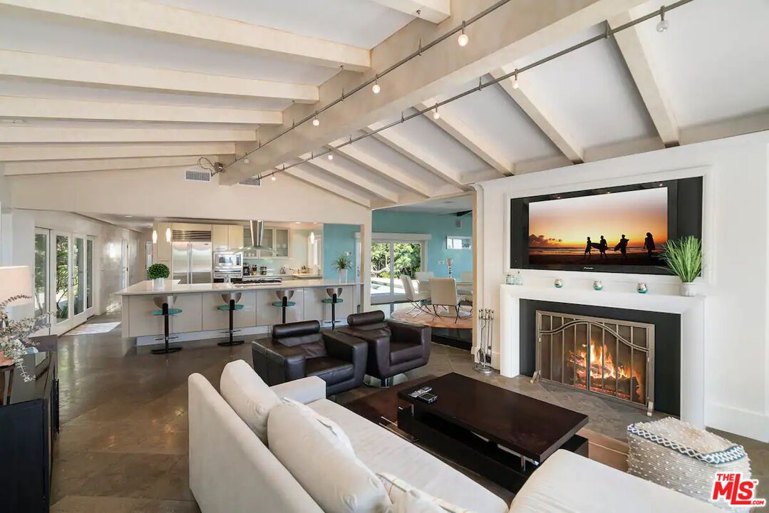 Fireplace, Interior, Living room