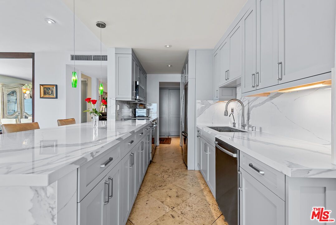 Interior, Kitchen, Pendant Lights, Recessed Lighting