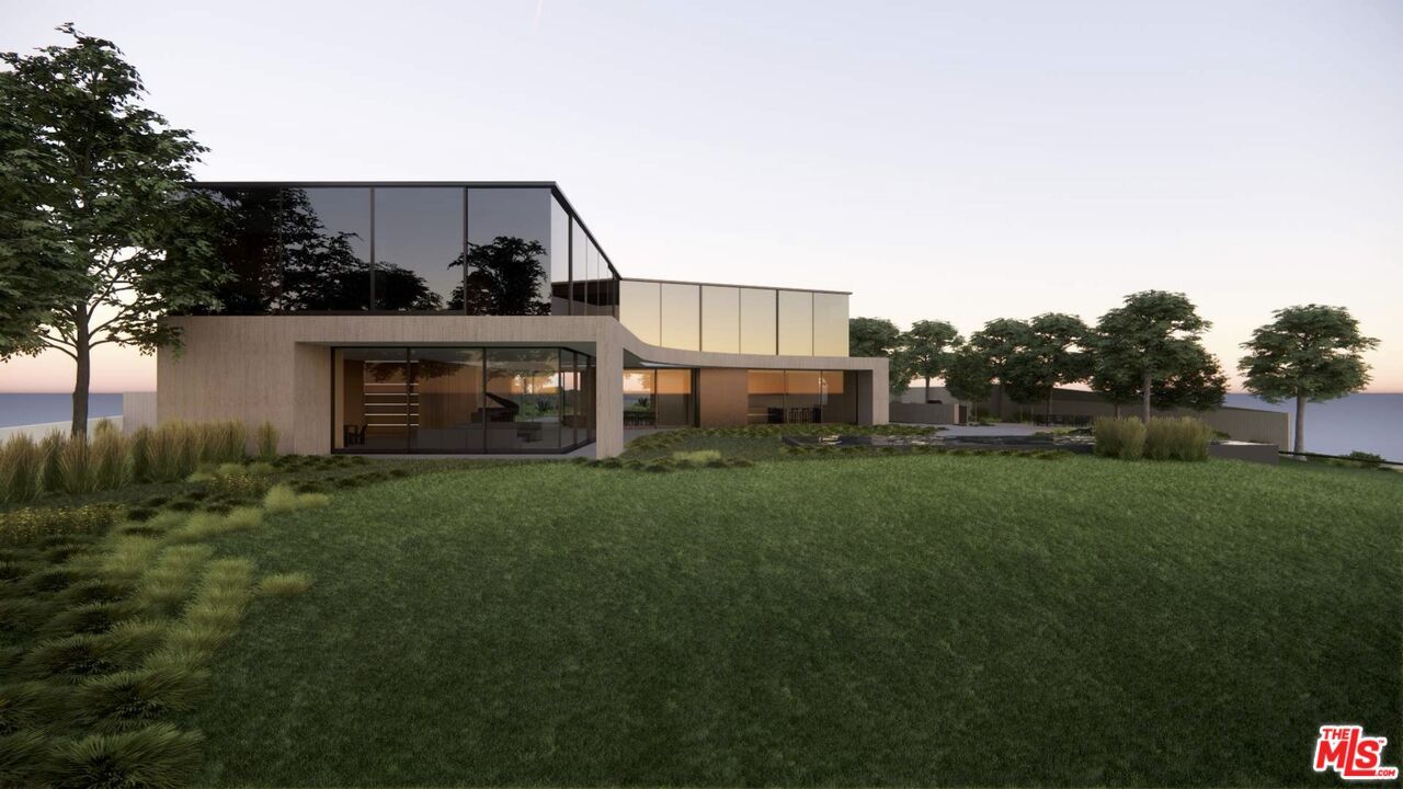 Backyard, Exterior, Facade, Modern