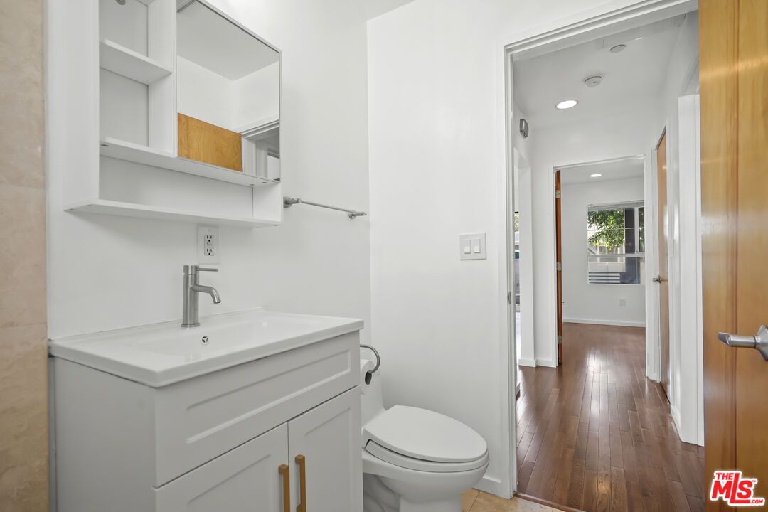 Bathroom, Interior, Recessed Lighting, Wood Texture Flooring