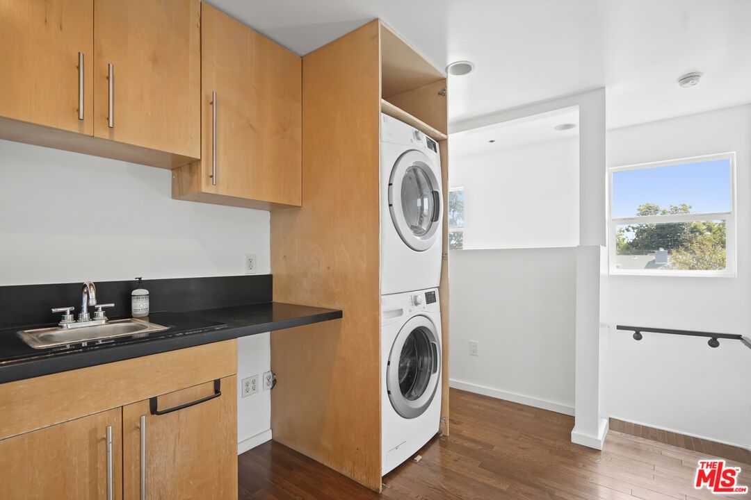 Interior, Recessed Lighting, Utility Closets, Washer, Wood Texture Flooring