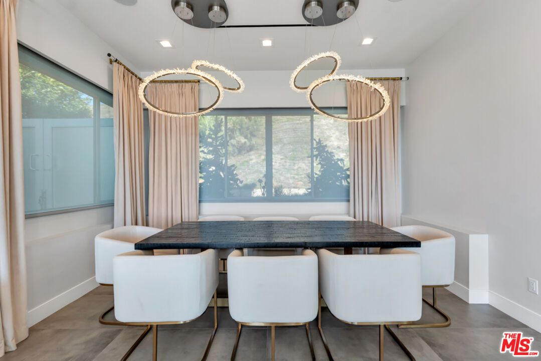 Dining room, Interior, Pendant Lights, Recessed Lighting
