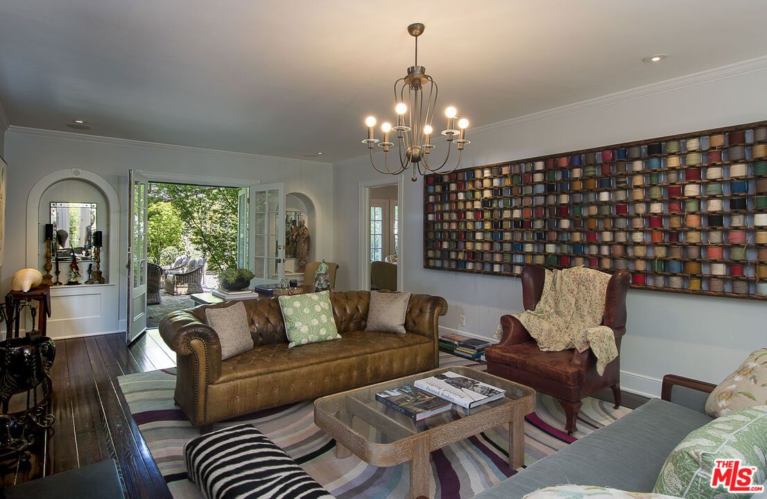 Chandelier, Interior, Living room, Recessed Lighting, Wood Texture Flooring