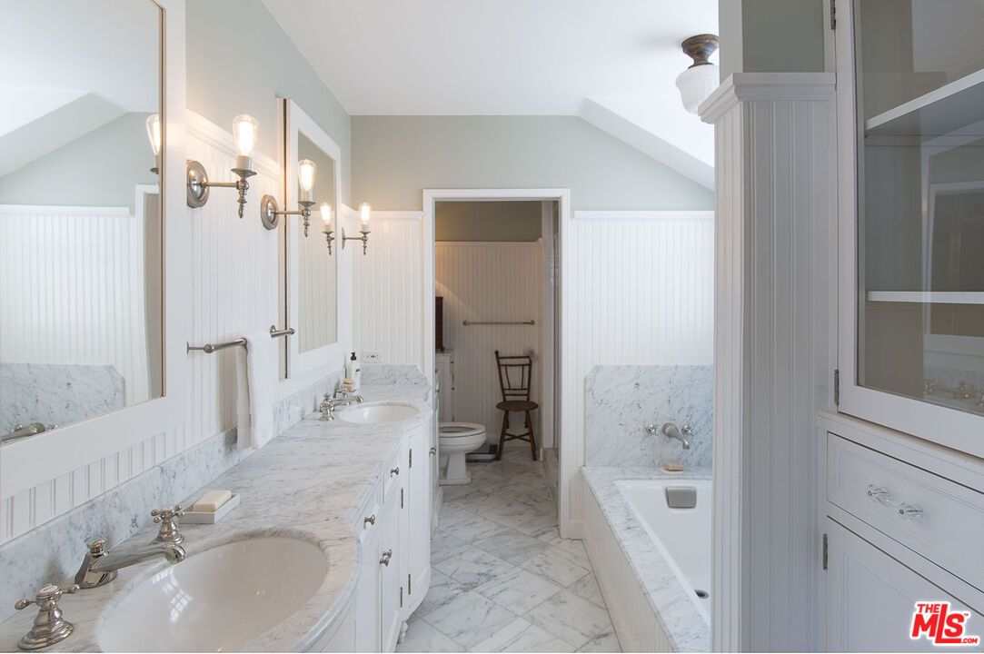Bathroom, Dual Sink Vanities, Interior, Marble