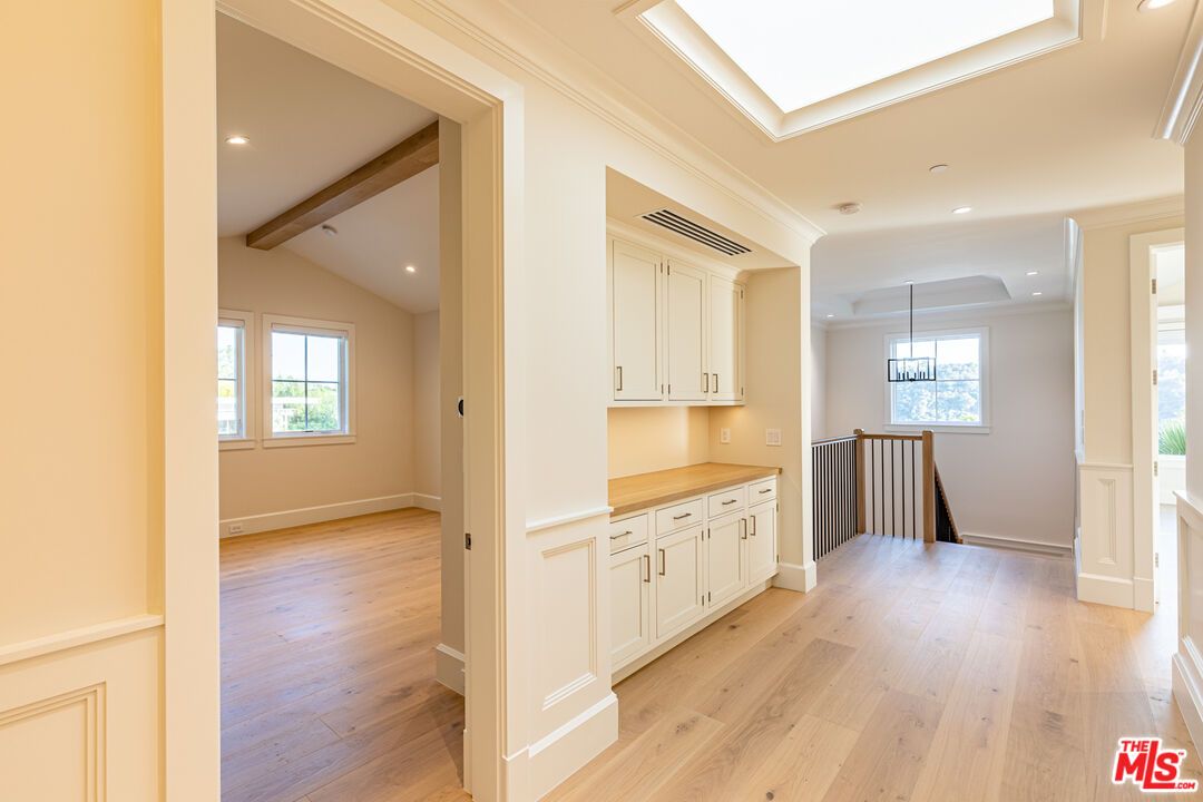 Empty room, Interior, Pendant Lights, Recessed Lighting, Wooden Beams, Wood Texture Flooring