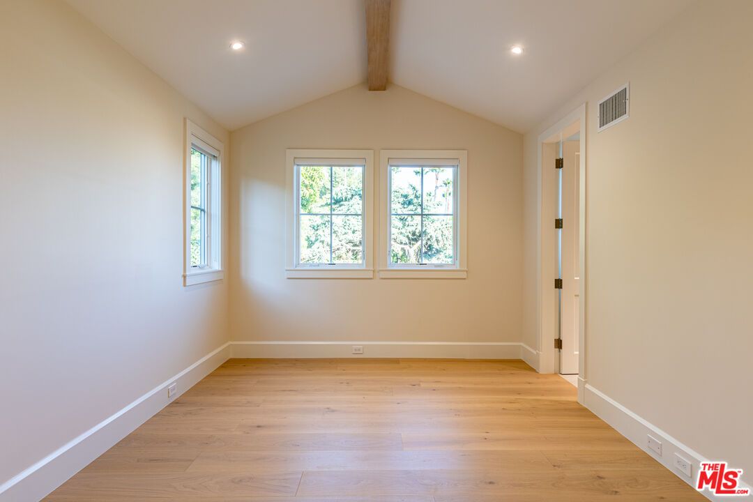 Empty room, Interior, Recessed Lighting, Wooden Beams, Wood Texture Flooring