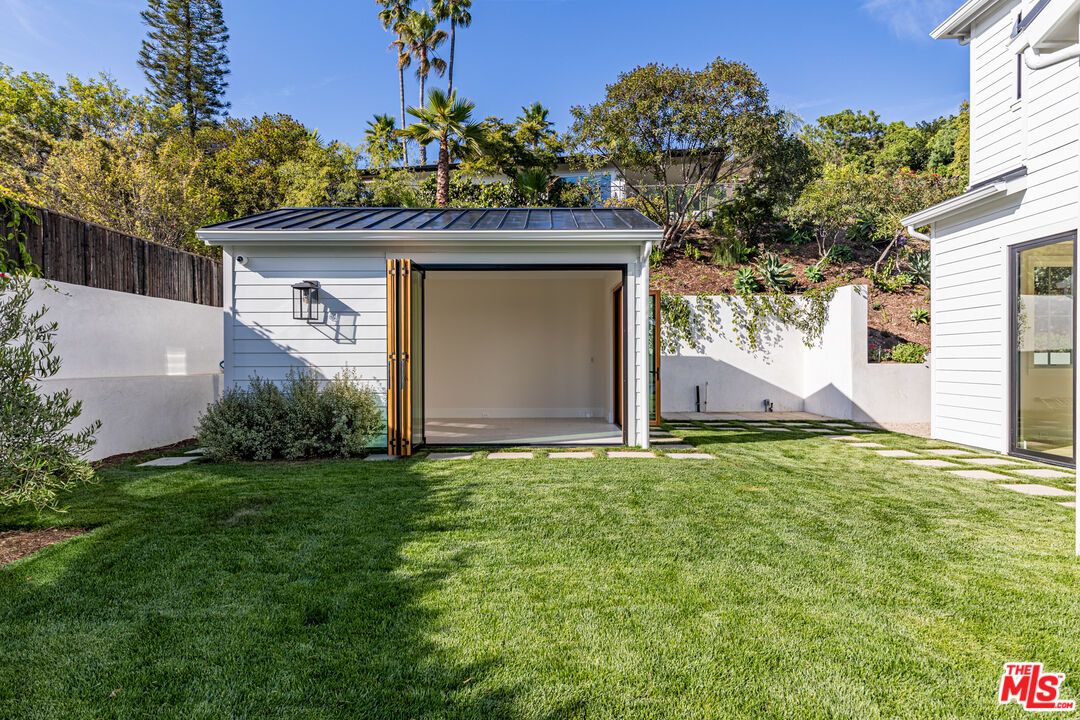 Backyard, Detached Garage, Exterior