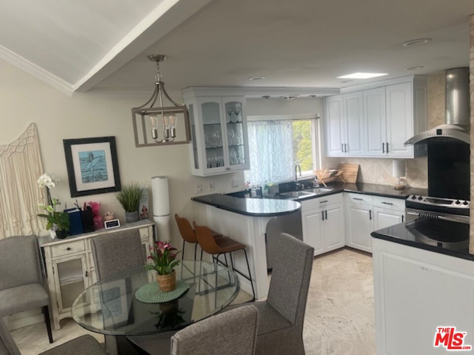 Dining room, Interior, Kitchen, Pendant Lights, Recessed Lighting