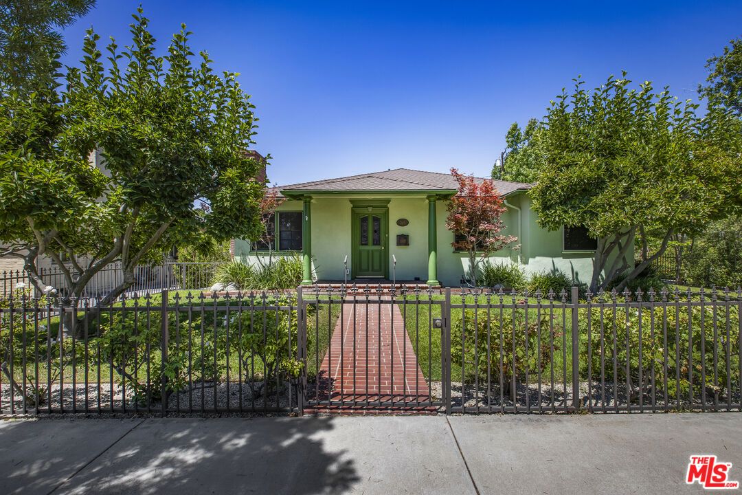 Backyard, Exterior, Facade, None