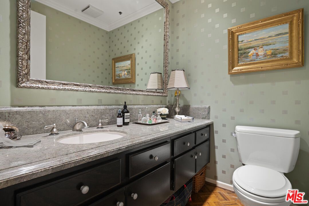 Bathroom, Dual Sink Vanities, Interior, Wood Texture Flooring