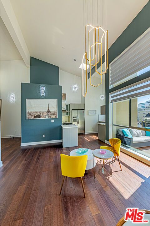 Interior, Pendant Lights, Wood Texture Flooring