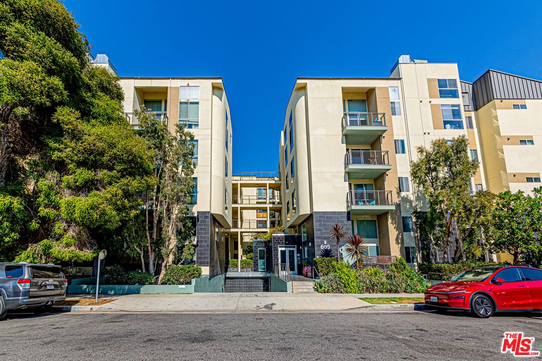 Exterior, Facade, Condo Building