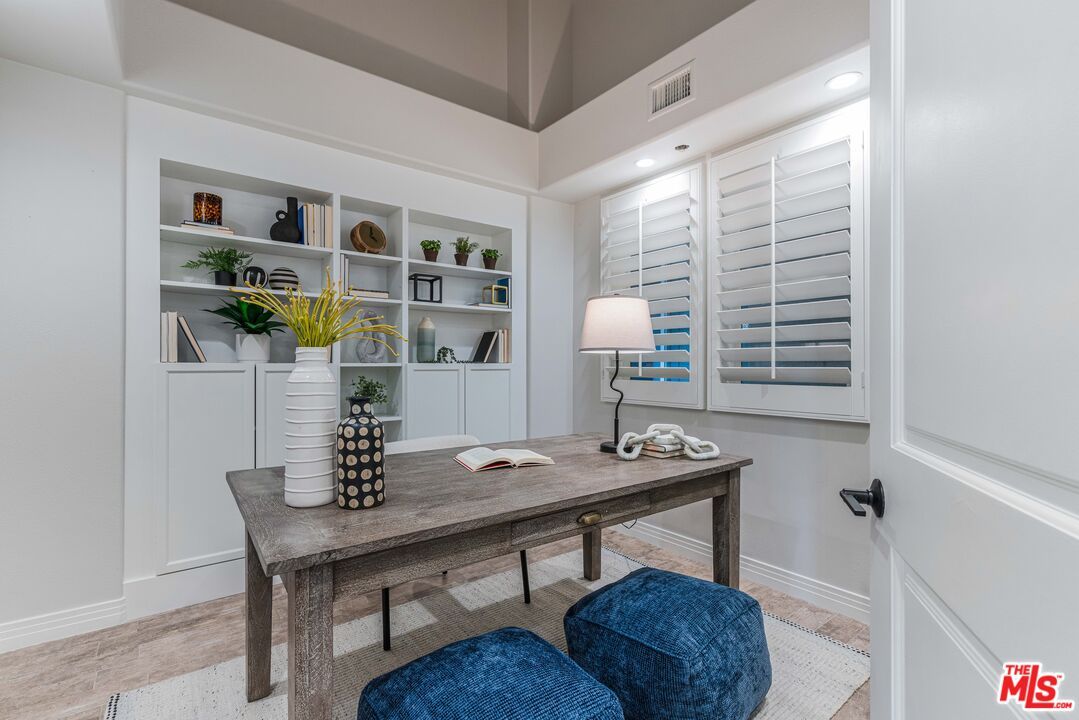Home Office, Interior, Recessed Lighting, Wood Texture Flooring