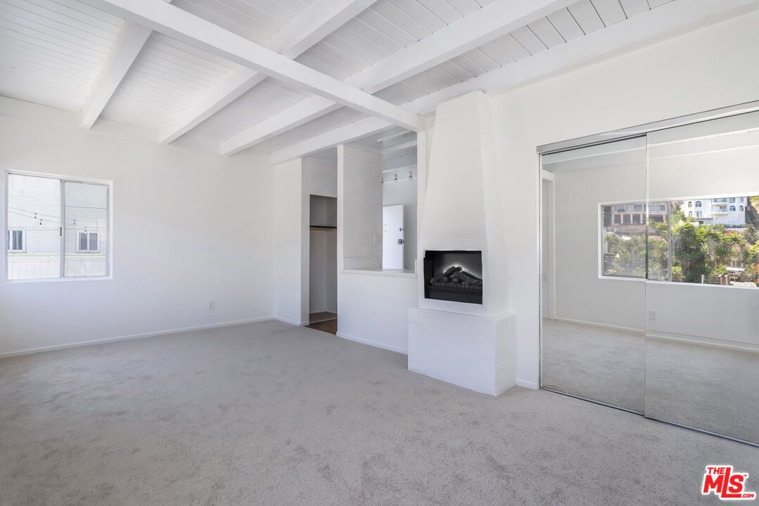 Empty room, Fireplace, Interior