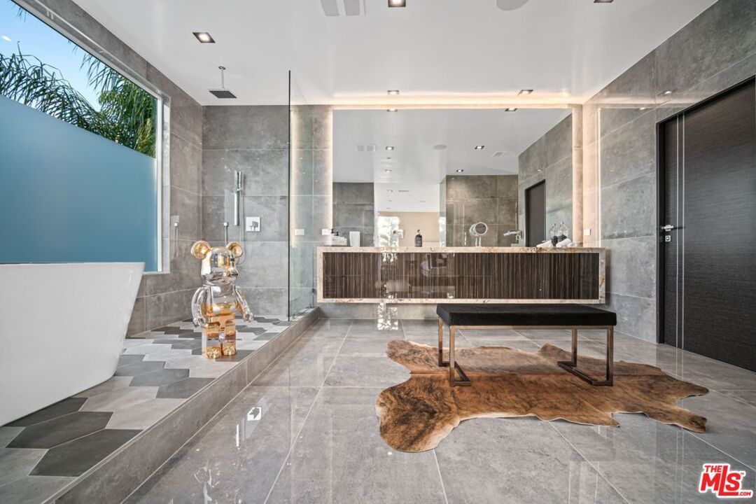 Bathroom, Free Standing Baths, Interior, Recessed Lighting