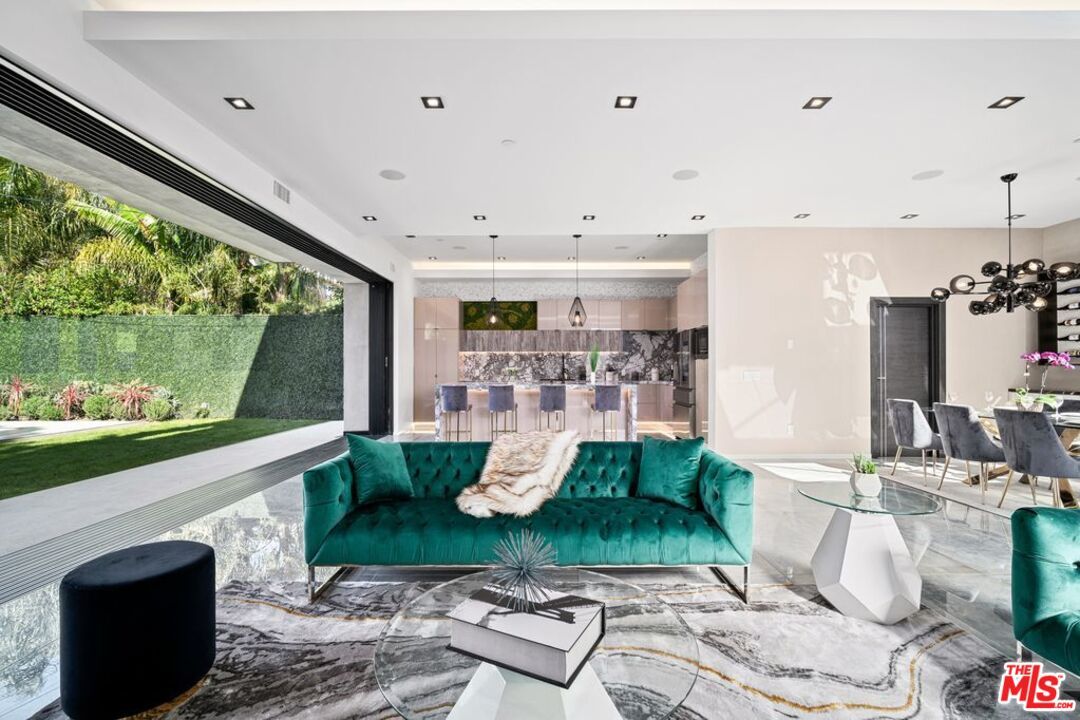 Dining room, Interior, Living room, Pendant Lights, Recessed Lighting