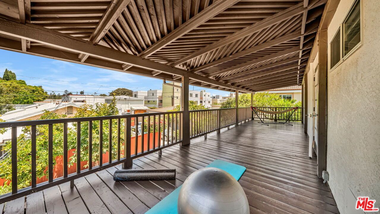 Exterior, Wood Texture Flooring
