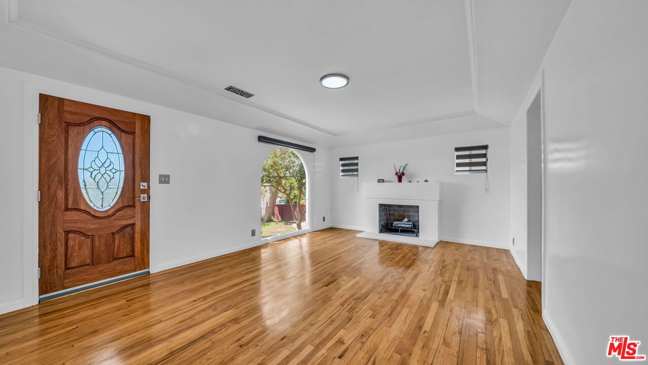 Empty room, Fireplace, Interior, Wood Texture Flooring