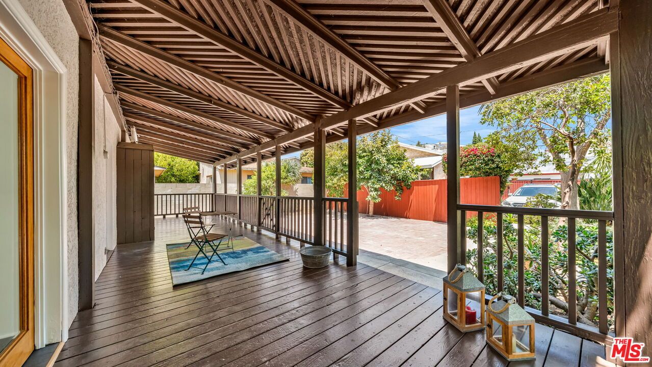 Exterior, Wood Texture Flooring