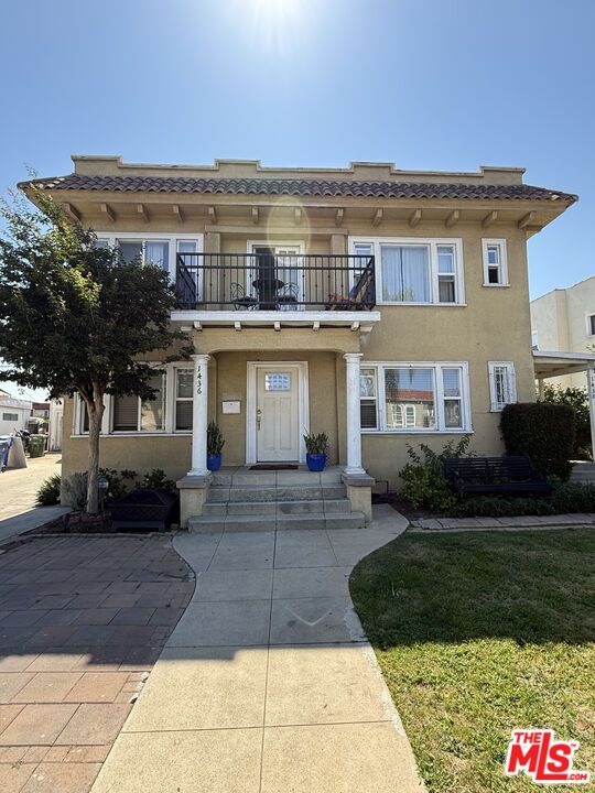 Exterior, Facade, Mediterranean