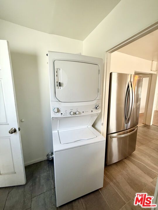 Interior, Utility Closets, Washer, Wood Texture Flooring