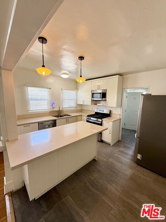 Interior, Kitchen, Pendant Lights, Stainless Steel Appliances