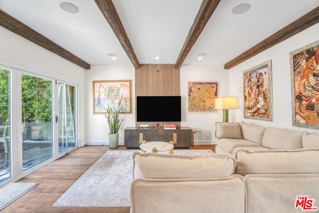 Interior, Living room, Recessed Lighting, Wooden Beams, Wood Texture Flooring