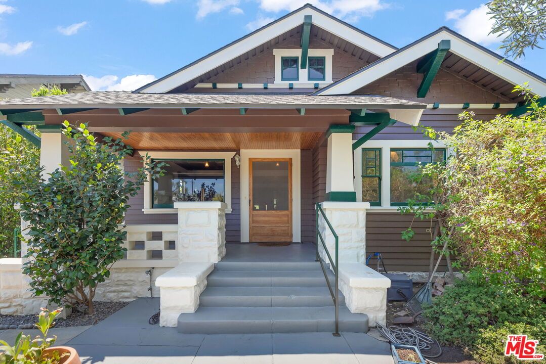 Exterior, Facade, American Craftsman