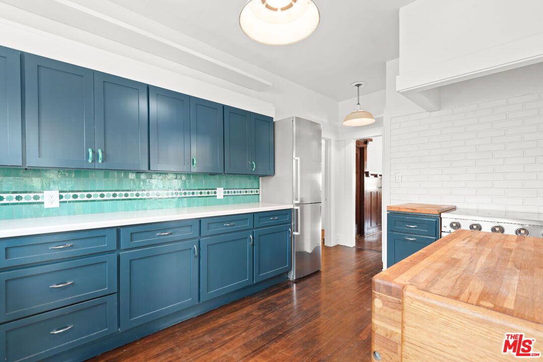 Interior, Kitchen, Pendant Lights, Stainless Steel Appliances, Wood Texture Flooring