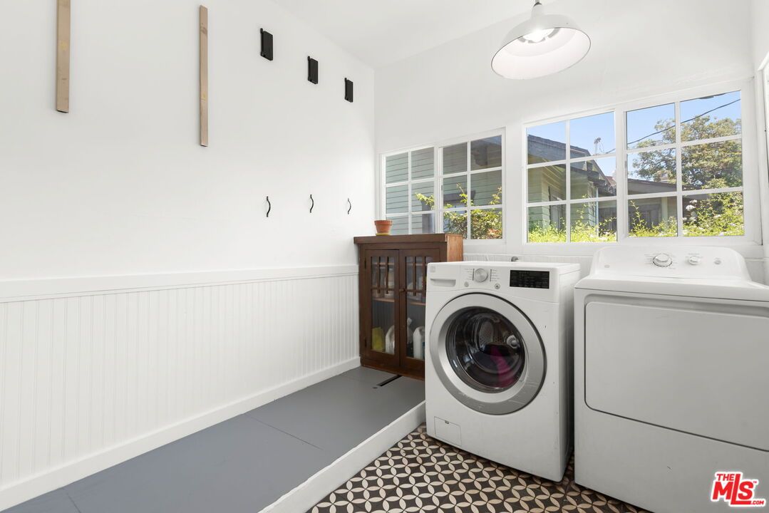 Interior, Washer
