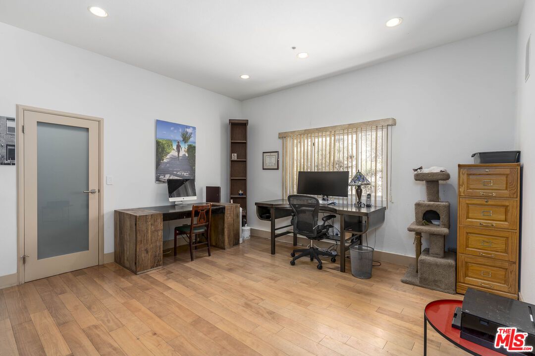 Home Office, Interior, Recessed Lighting, Wood Texture Flooring