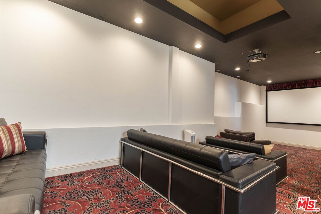 Interior, Projection Screen, Recessed Lighting, Theatre Room