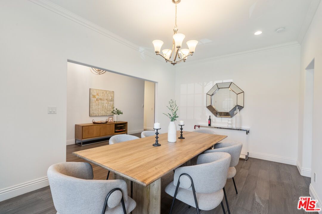 Chandelier, Dining room, Interior, Recessed Lighting, Wood Texture Flooring
