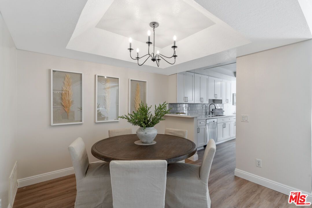 Chandelier, Dining room, Interior, Kitchen, Wood Texture Flooring
