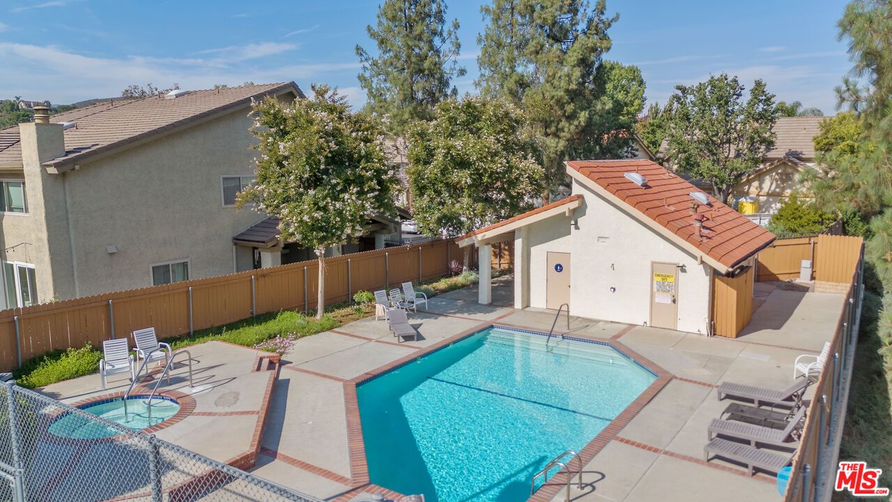 Exterior, Pool