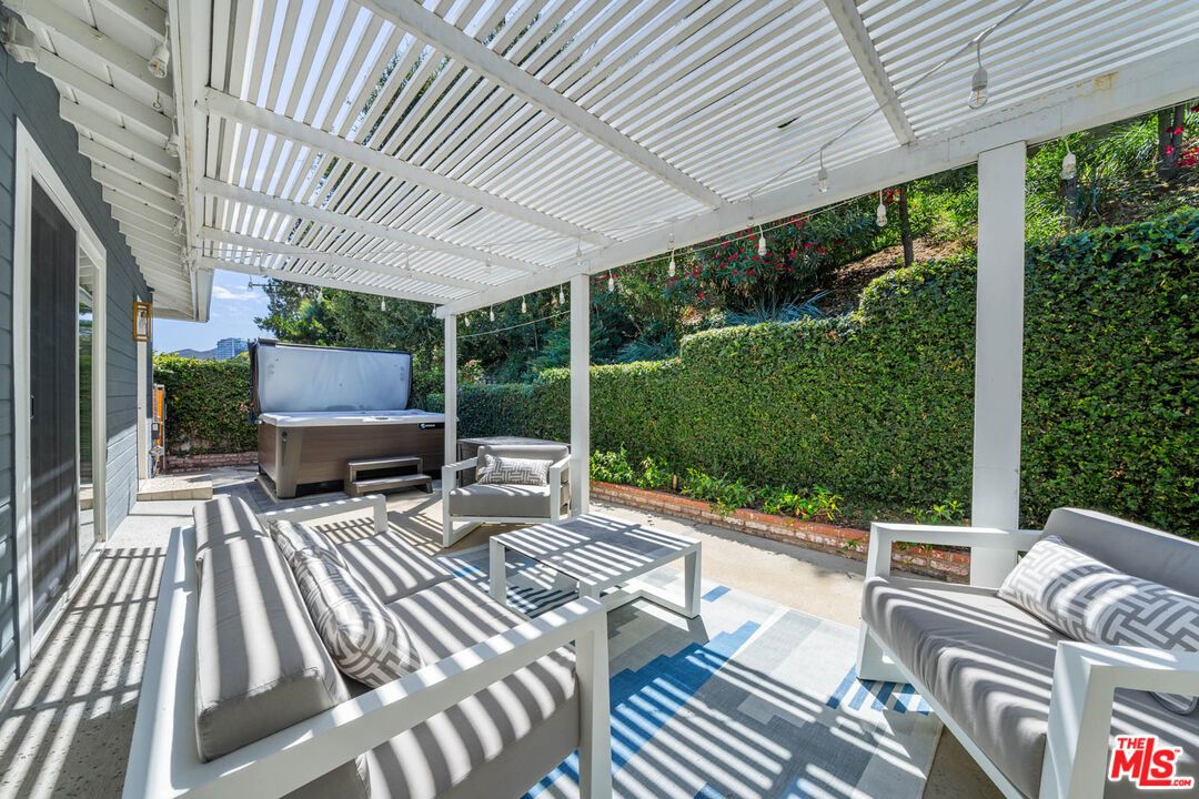 Exterior, Hot Tub