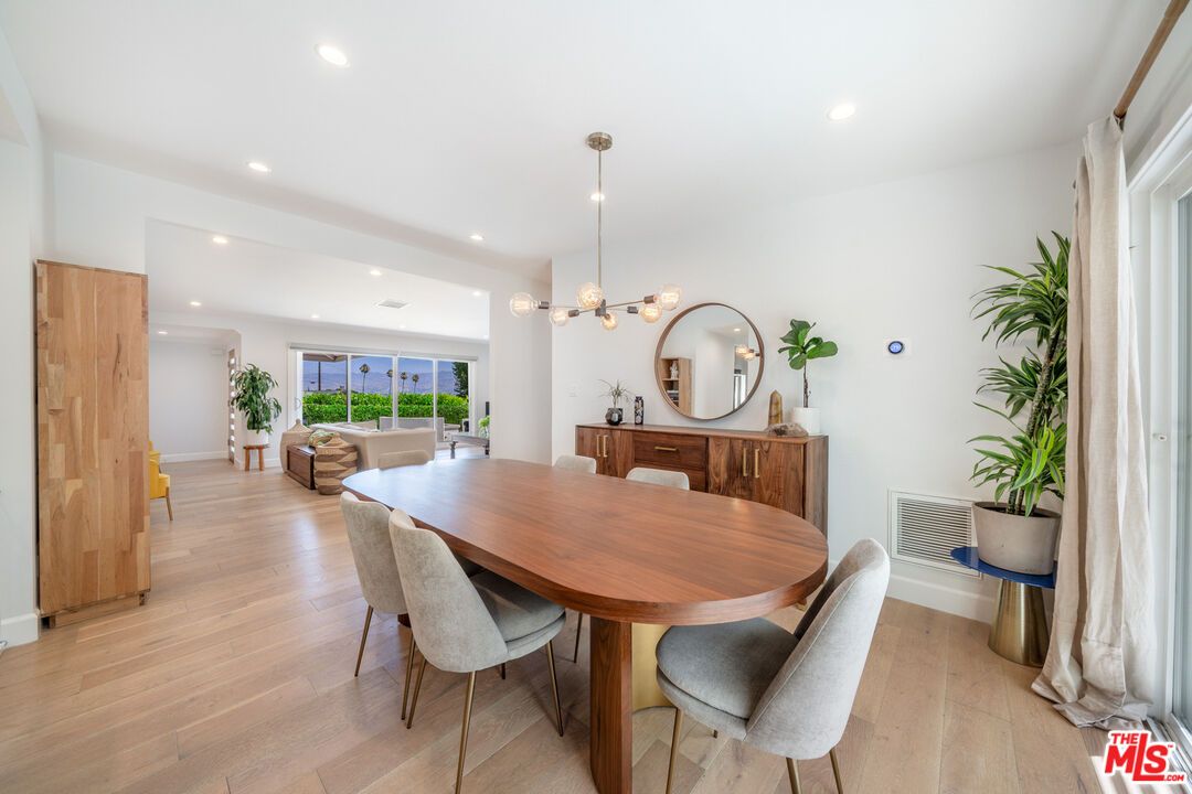 Dining room, Interior, Living room, Pendant Lights, Recessed Lighting, Wood Texture Flooring