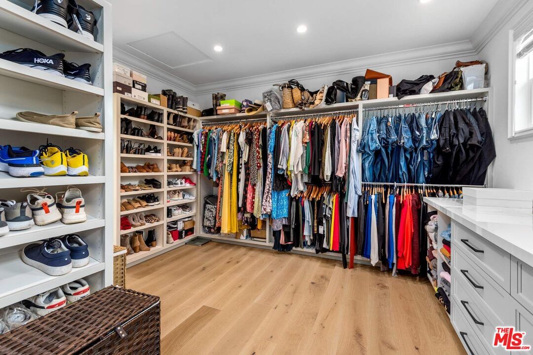 Interior, Recessed Lighting, Walk-in Closets, Wood Texture Flooring